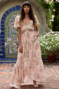 Layla - Elegant Flowing Dress